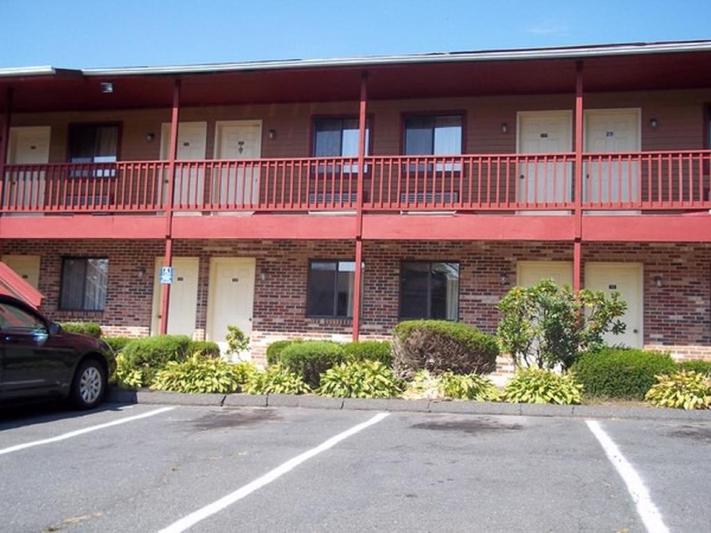 Naugatuck Motor Lodge מראה חיצוני תמונה