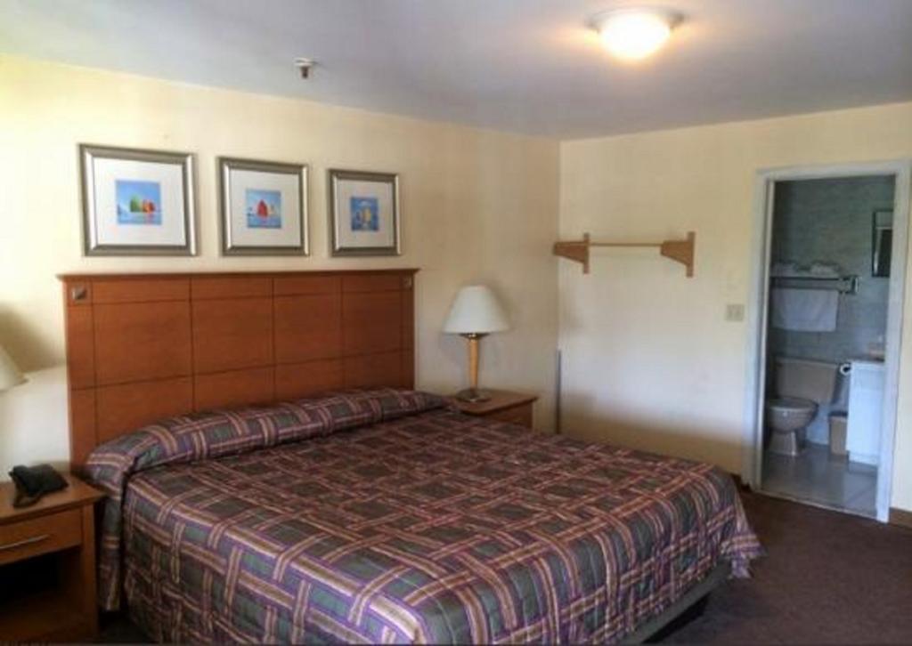 Naugatuck Motor Lodge מראה חיצוני תמונה