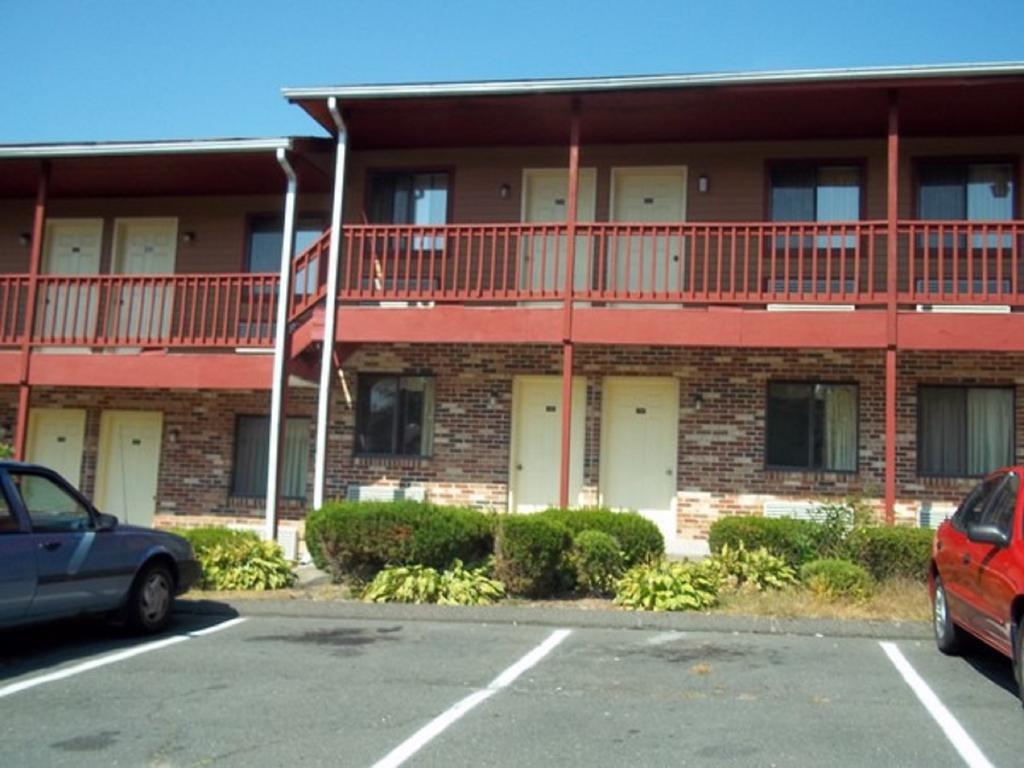 Naugatuck Motor Lodge מראה חיצוני תמונה