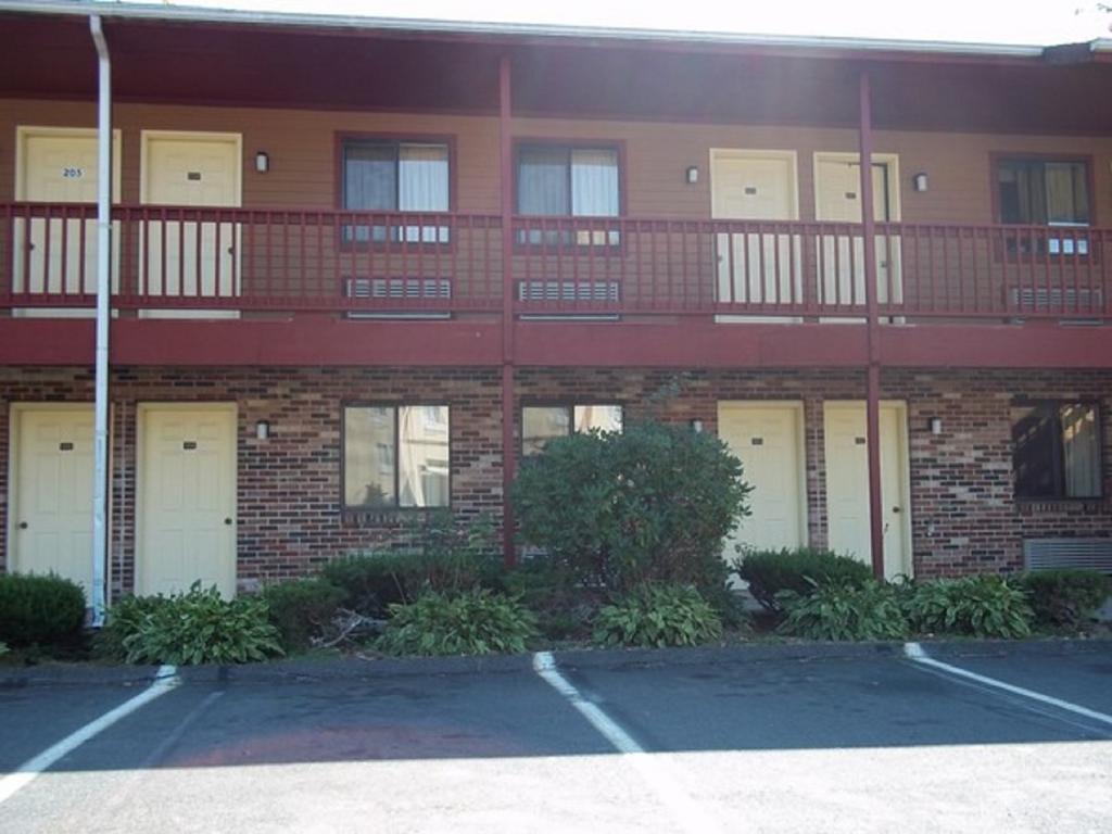 Naugatuck Motor Lodge מראה חיצוני תמונה